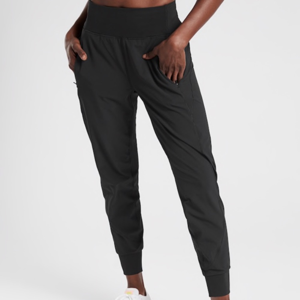 Athleta Distance Joggers in Dobby Gray